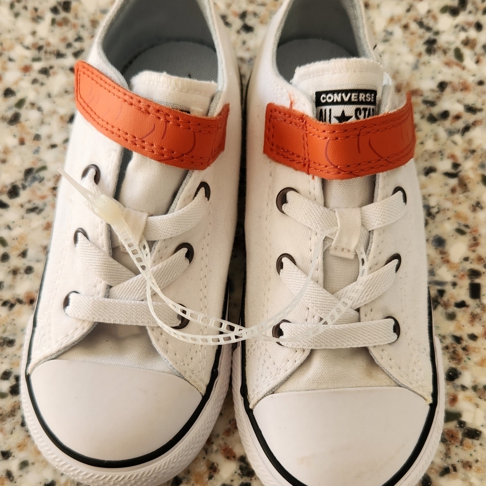 Olaf Converse